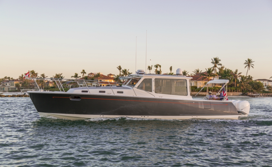 MJM 43Z: an outboard version for younger boaters