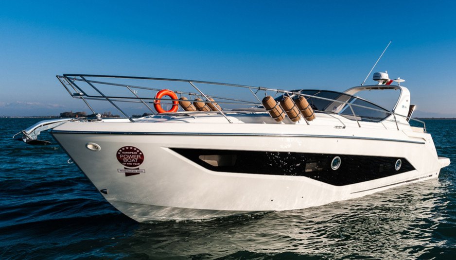 Cranchi Z35, or the elegant side of an open cruiser